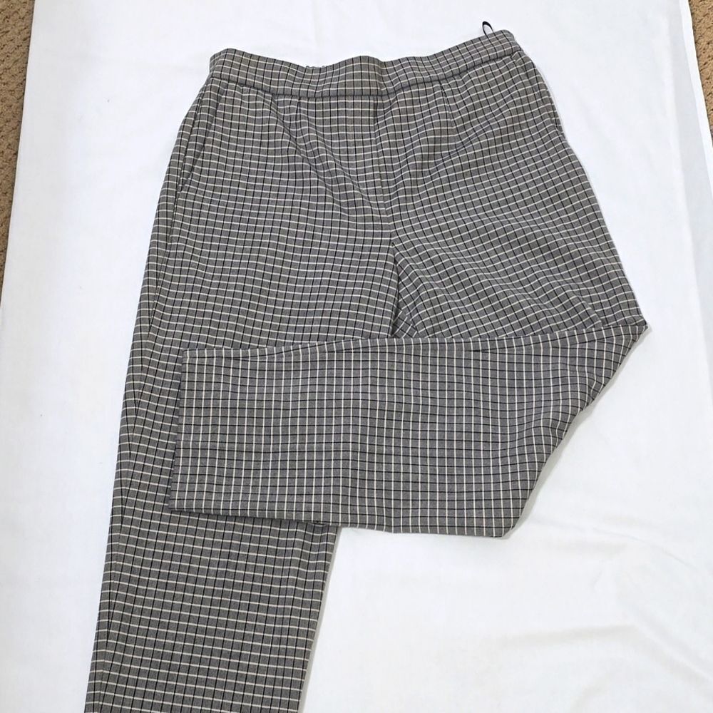ARITZIA BABATON PLAID CROPPED PANTS SIZE 8